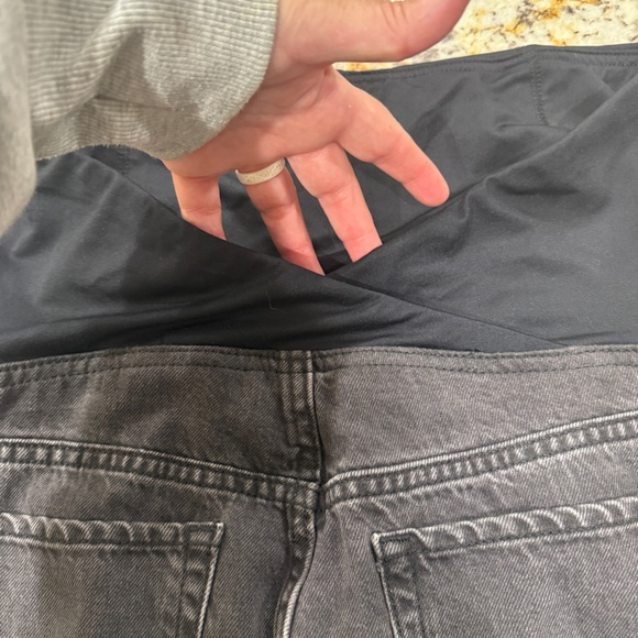 NWOT Over the Belly Boyfriend Maternity Jeans Ingrid & Isabel Black Wash Size 12 - Picture 5 of 5